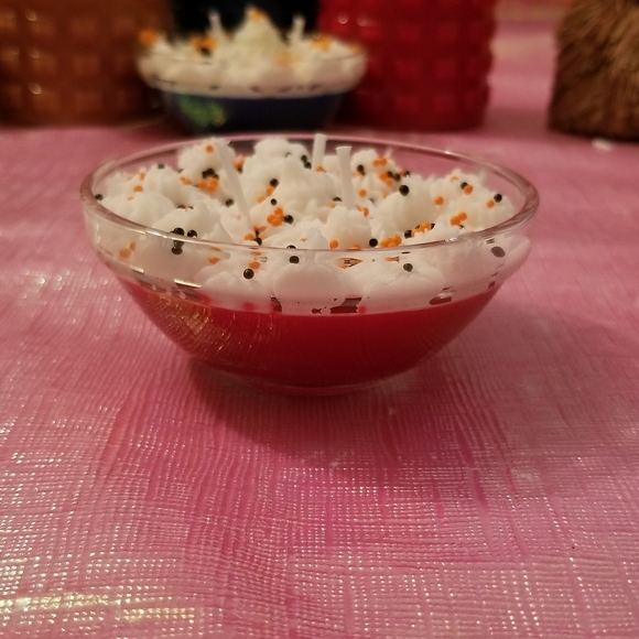 Apple Pie Scented, 4oz Candle, Whipped Topping, Highly Scented, 100% Soy Wax - Picture 4 of 4